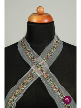 Bandă multicoloră accesorizată manual cu mărgeluțe