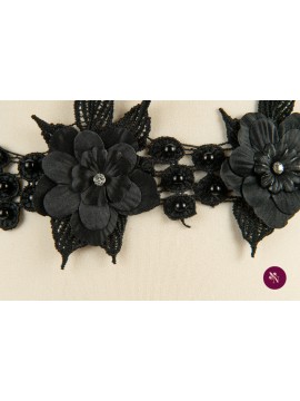 Bandă neagră cu flori 3D, mărgele și strasuri