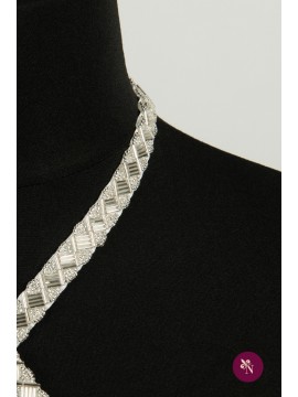 Bandă accesorizată cu mărgeluțe semitransparente-argintii