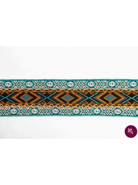 Bandă textilă tradițională cusută