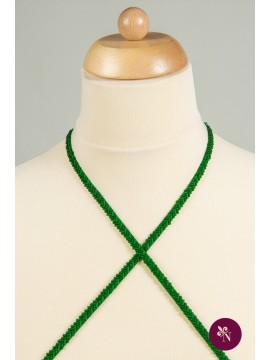 Bandă verde accesorizată manual cu mărgeluțe