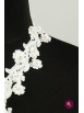 Dantelă albă cu flori 3D și perle