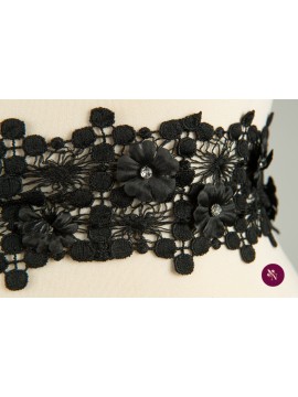 Dantelă neagră cu flori 3D și strasuri