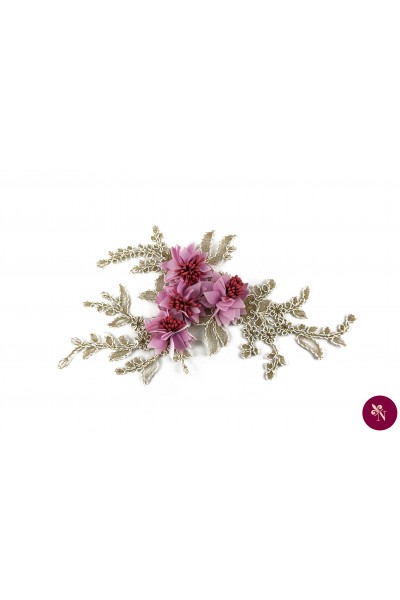 Aplicație brodată cu flori 3D roz