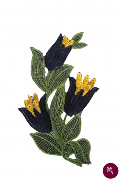 Aplicație florală termoadezivă cu flori negre și frunze verde olive
