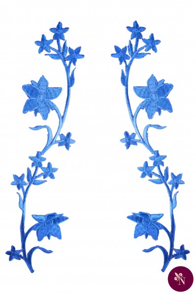 Flori bleumarin brodate termoadezive