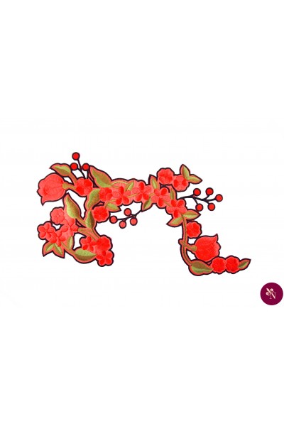 Aplicație termoadezivă cu flori roșii și frunze verzi