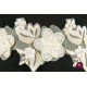 Dantelă ivoire-aurie cu flori 3D și mărgele